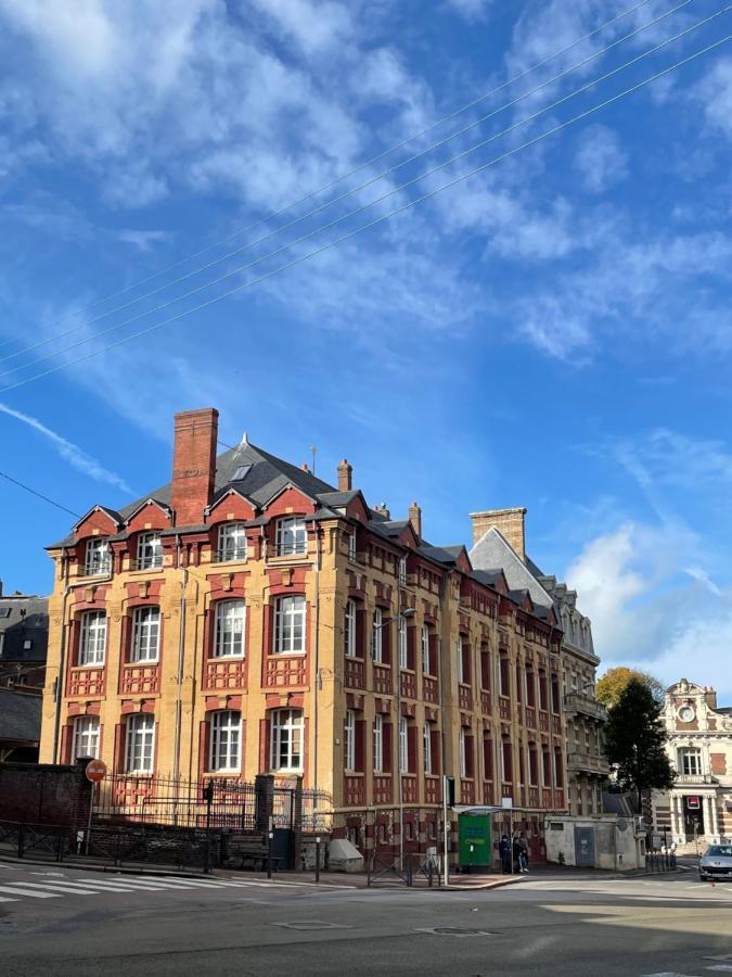 "C'Est La Recre" Place De Parking Privative Centre Ville Dieppe Exterior foto